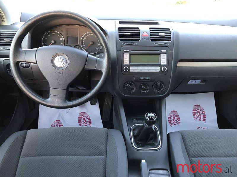 2006' Volkswagen Golf photo #5