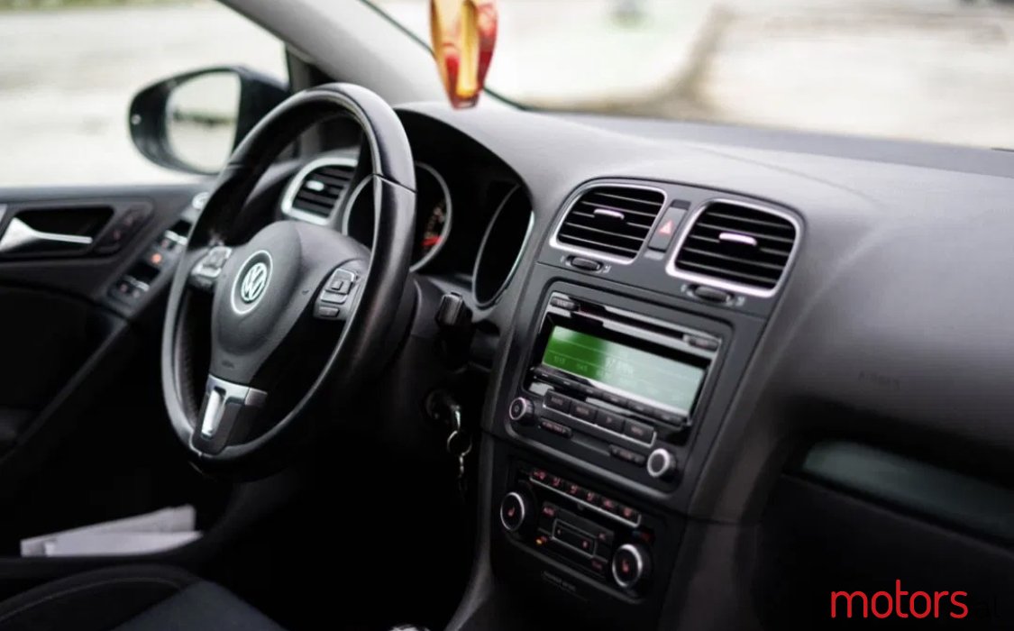 2012' Volkswagen Golf VI photo #1