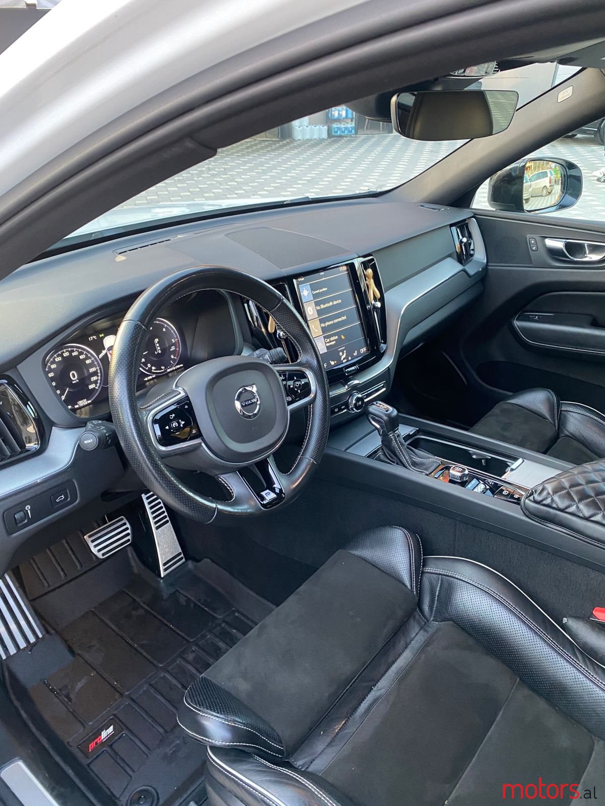 2018' Volvo XC60 photo #6