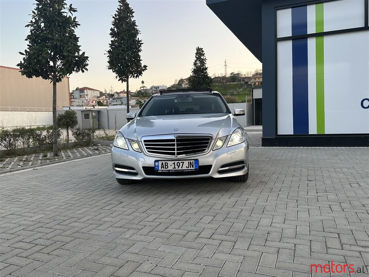 2012' Mercedes-Benz 220 photo #2