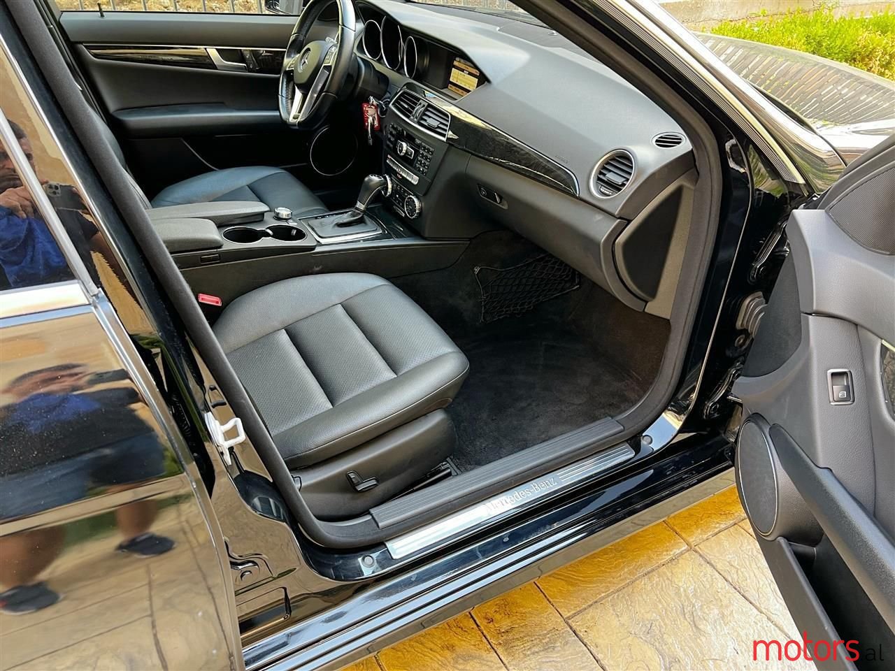 2012' Mercedes-Benz C 250 photo #6