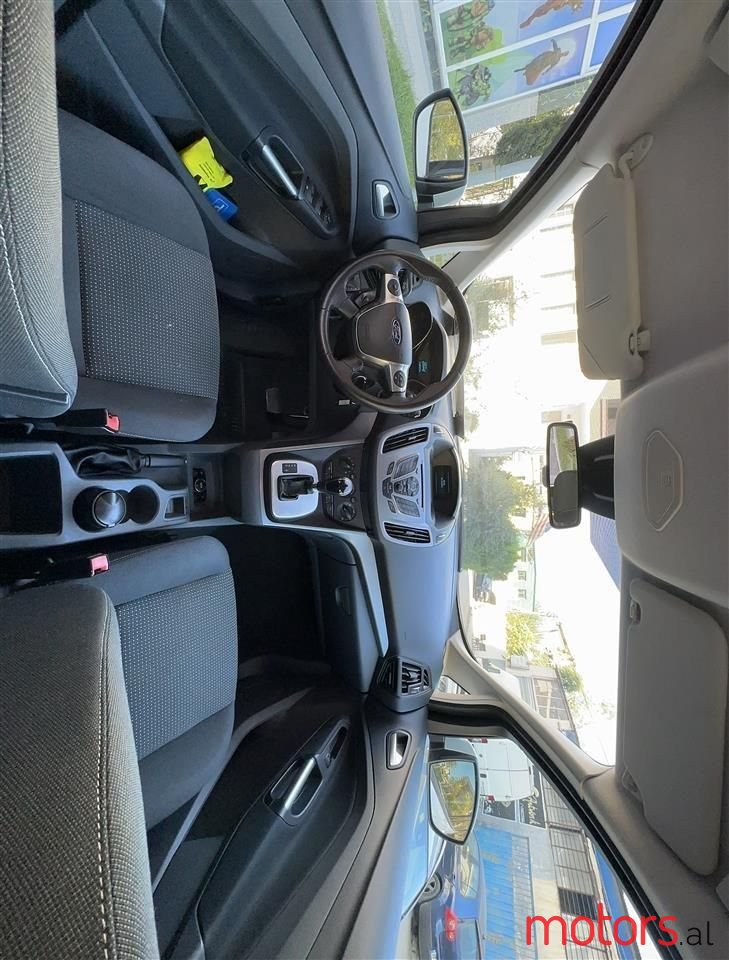 2012' Ford C-MAX photo #4