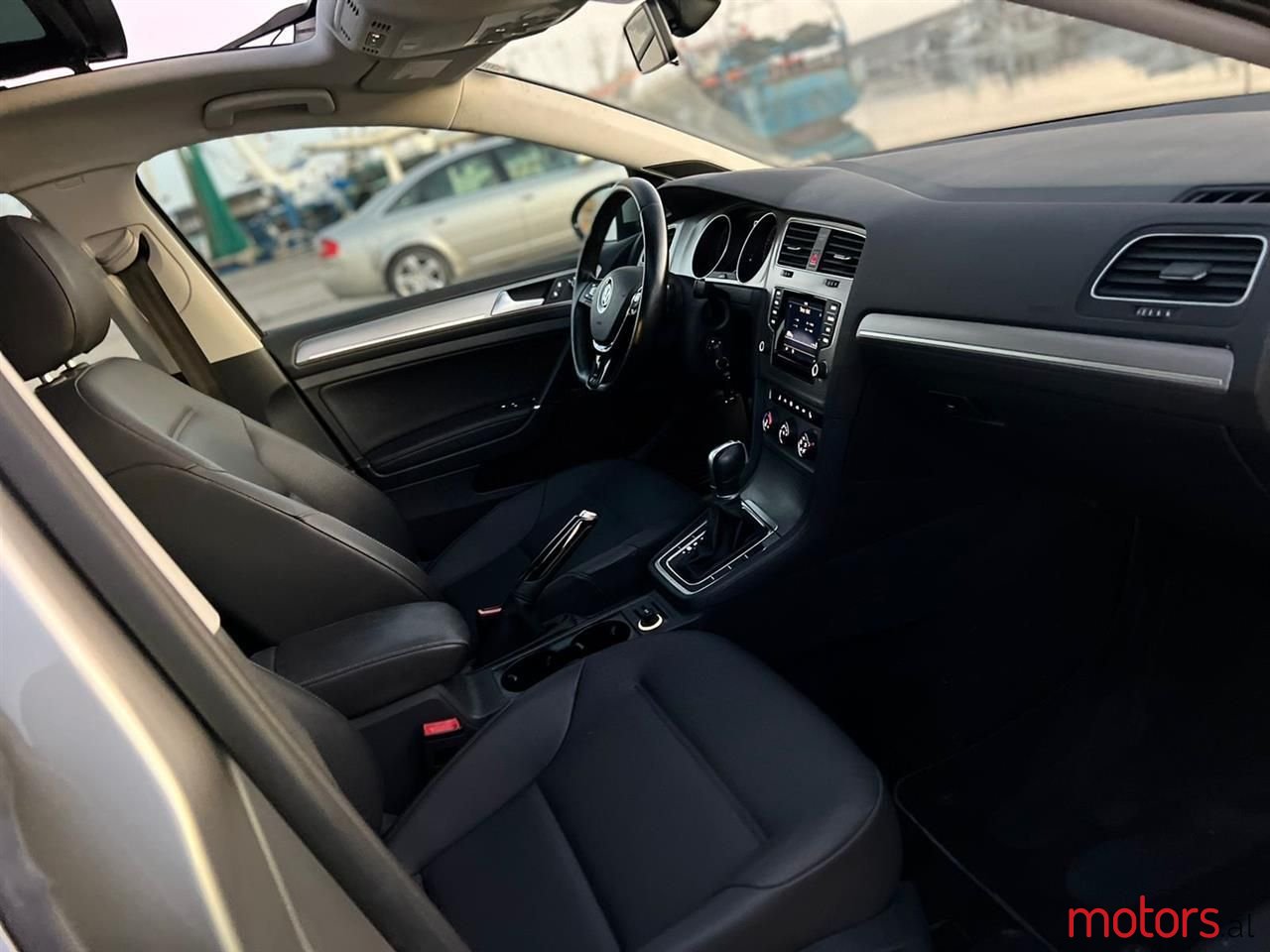 2015' Volkswagen Golf photo #4