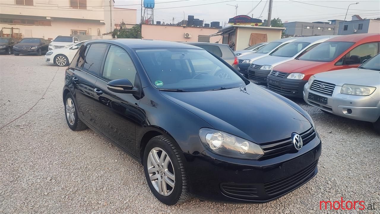 2011' Volkswagen Golf photo #3