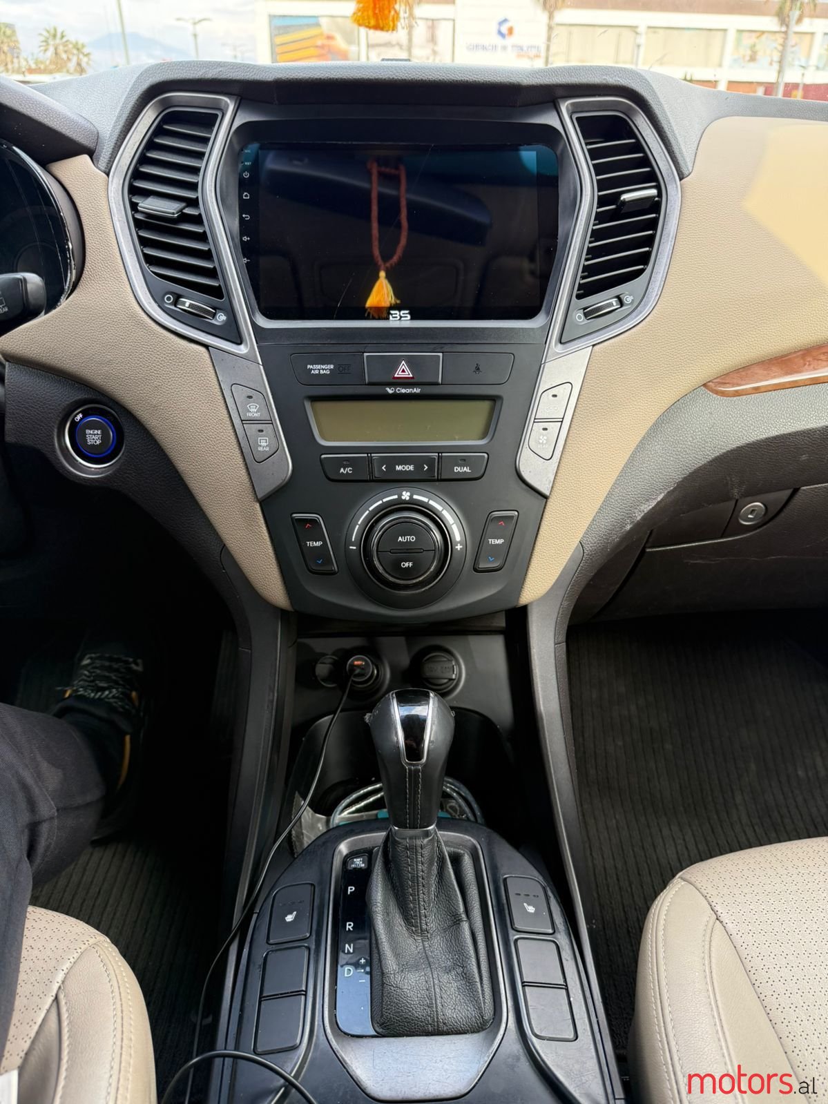 2014' Hyundai Santa Fe photo #6