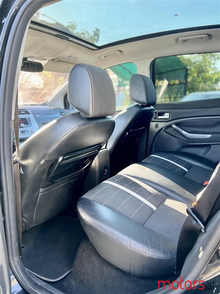 2009' Ford Kuga photo #5