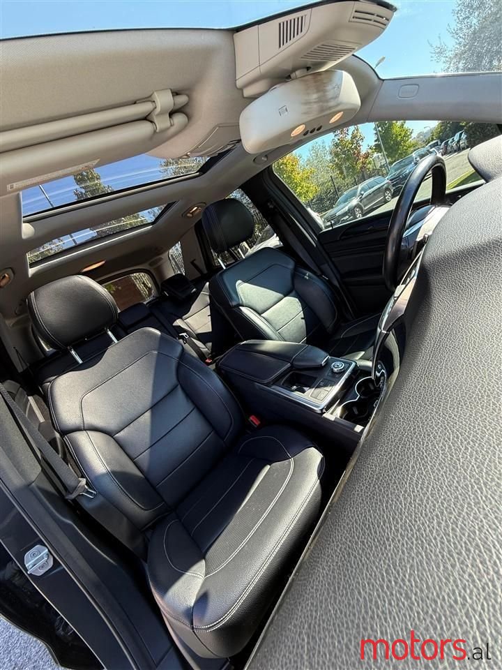 2013' Mercedes-Benz ML 350 photo #2