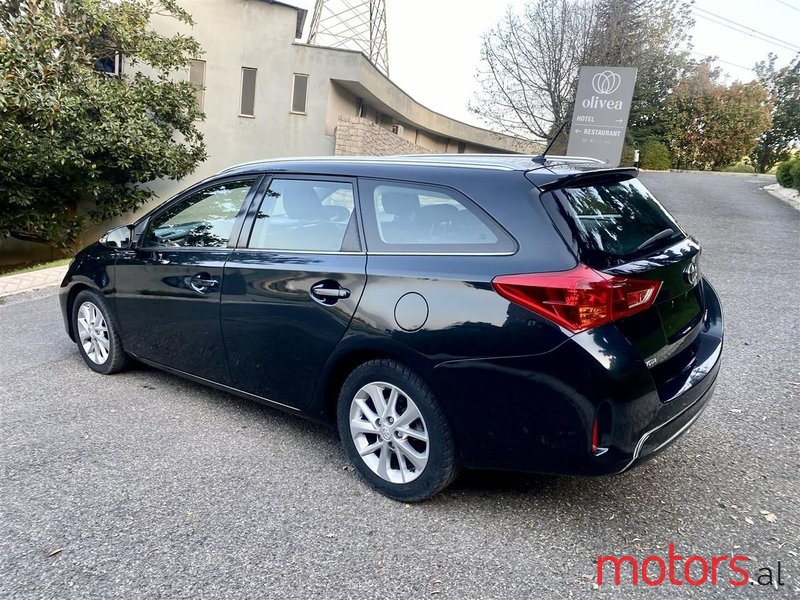 2014' Toyota Auris photo #4