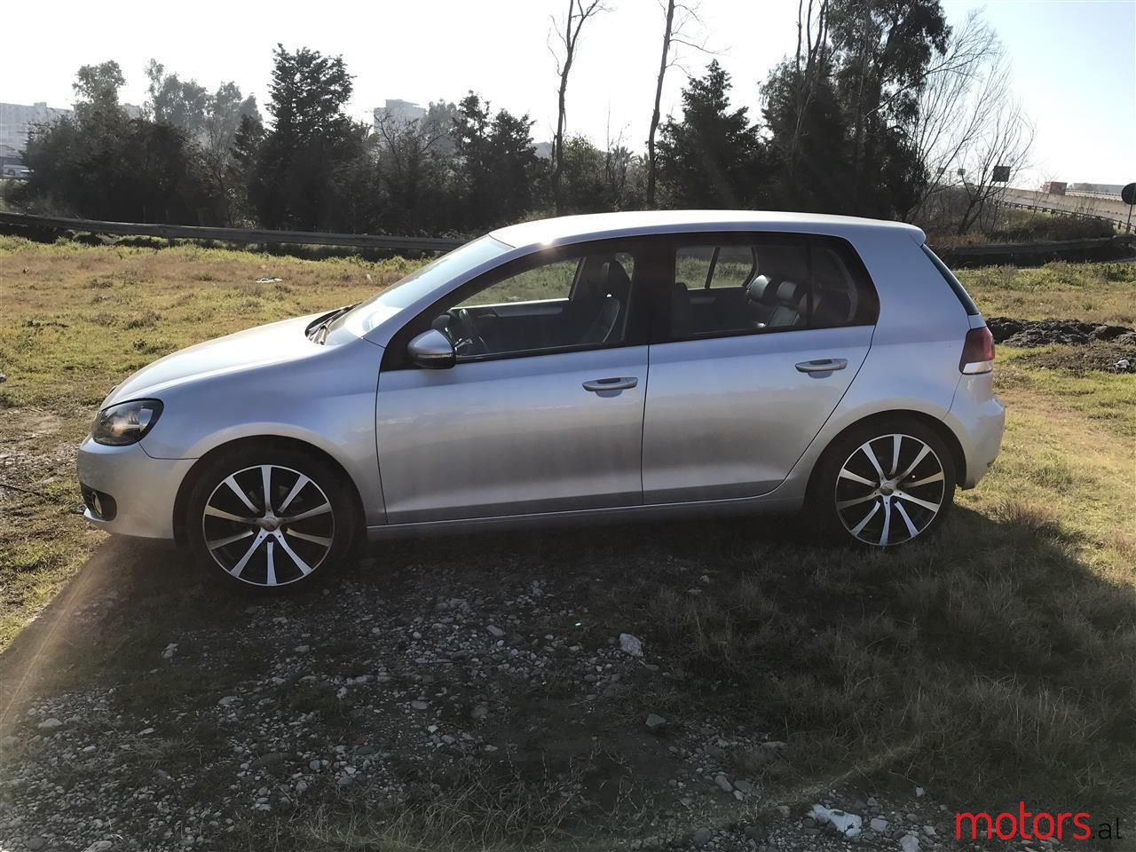 2008' Volkswagen Golf photo #3