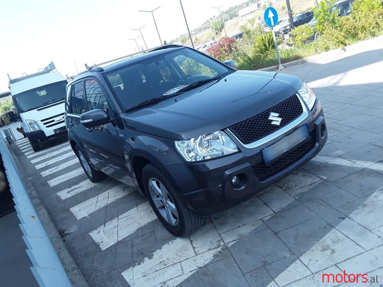 2010' Suzuki Grand Vitara photo #4