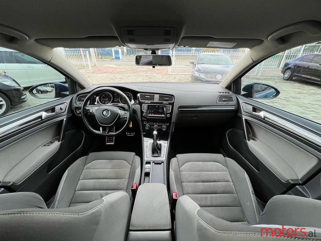 2013' Volkswagen Golf photo #5