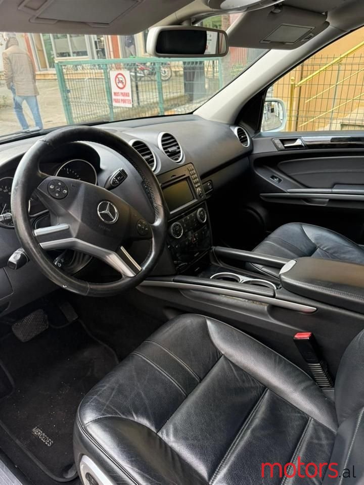 2010' Mercedes-Benz ML 320 photo #6