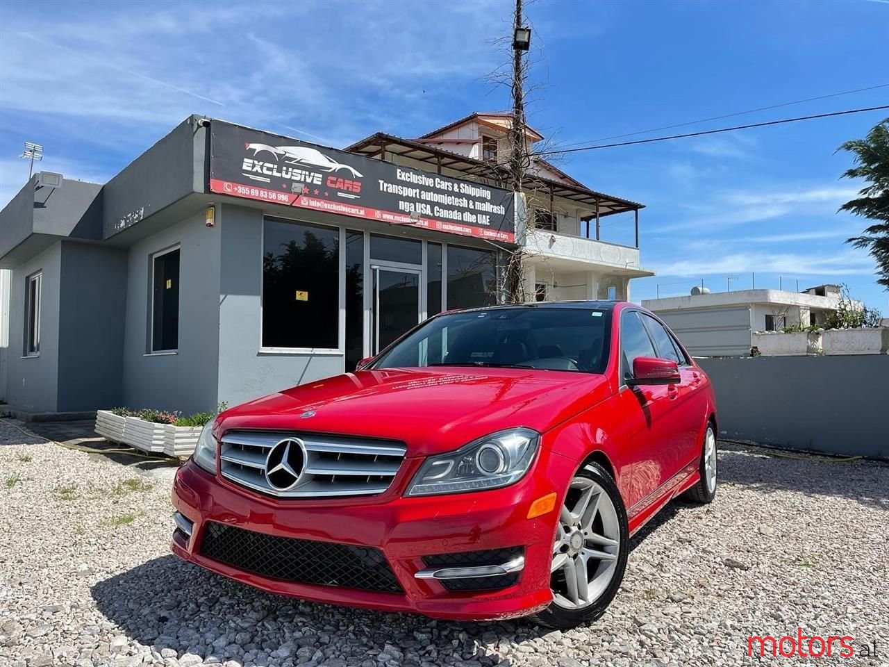 2012' Mercedes-Benz C 300 photo #1