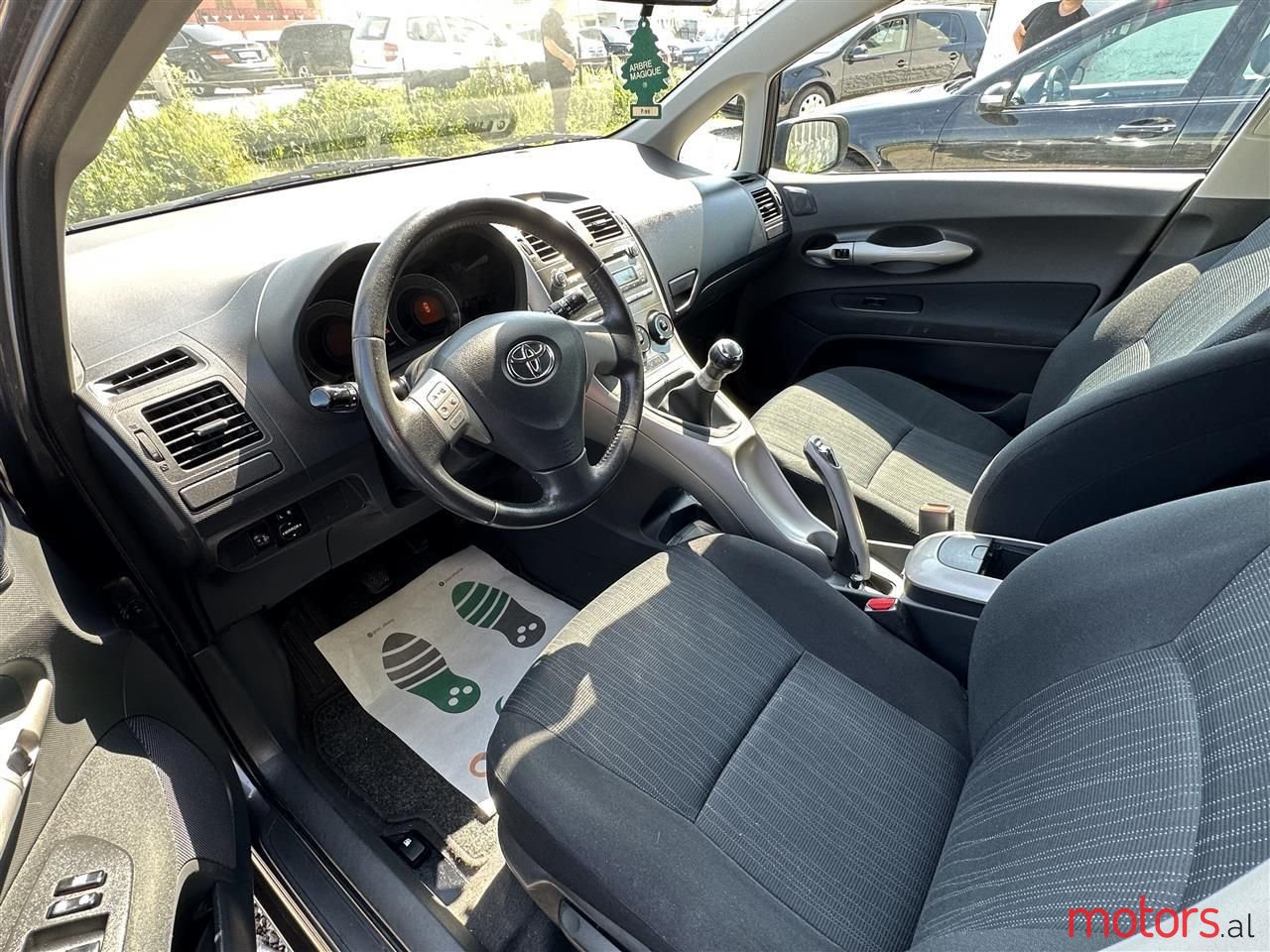 2008' Toyota Auris photo #4