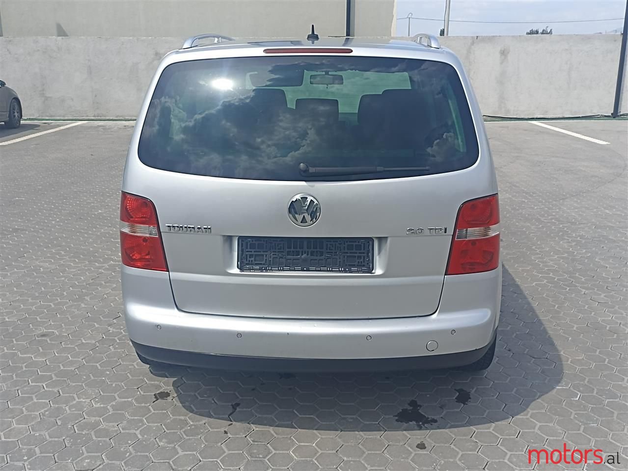 2005' Volkswagen Touran photo #6