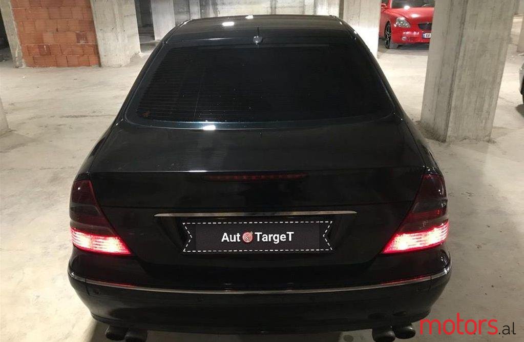 2004' Mercedes-Benz E 270 photo #2