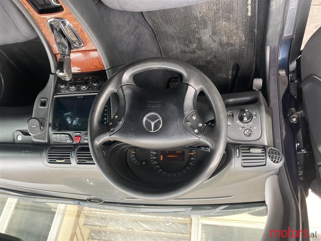 2002' Mercedes-Benz C 220 photo #3