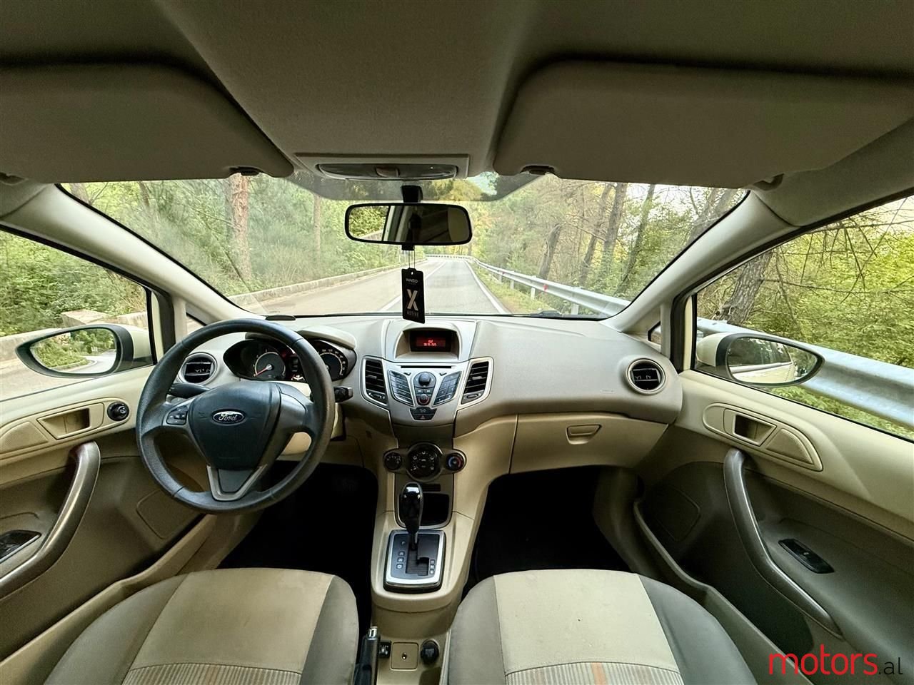 2009' Ford Fiesta photo #2