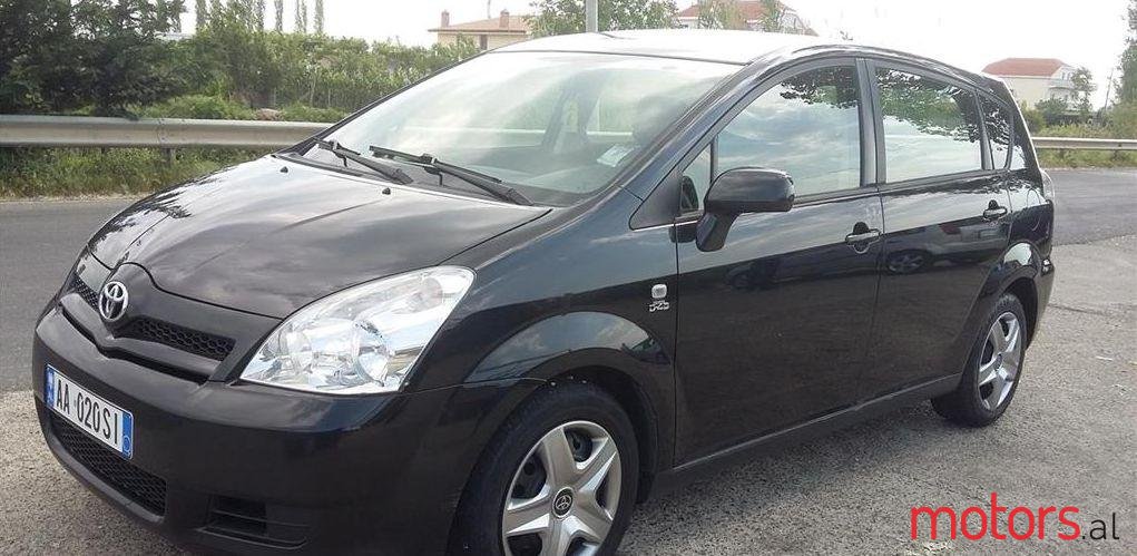 2004' Toyota Corolla Verso photo #2