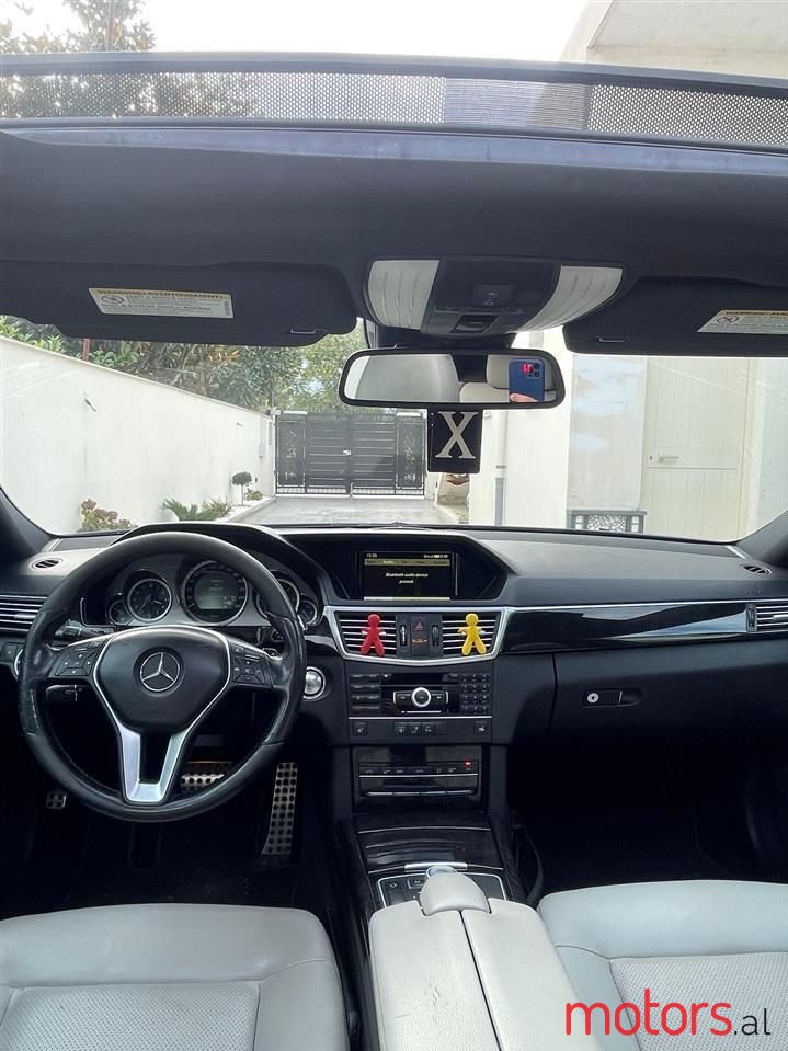 2012' Mercedes-Benz E 350 photo #4