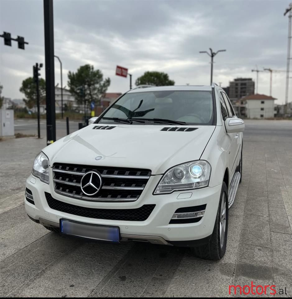 2010' Mercedes-Benz ML 320 photo #1