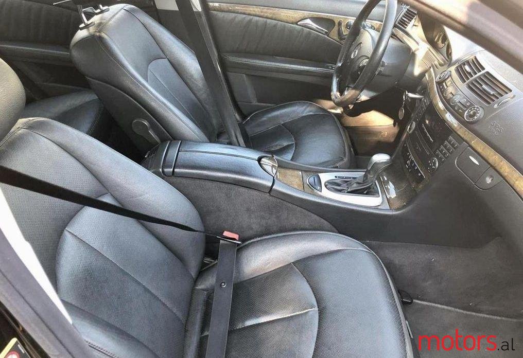 2004' Mercedes-Benz E 280 photo #1