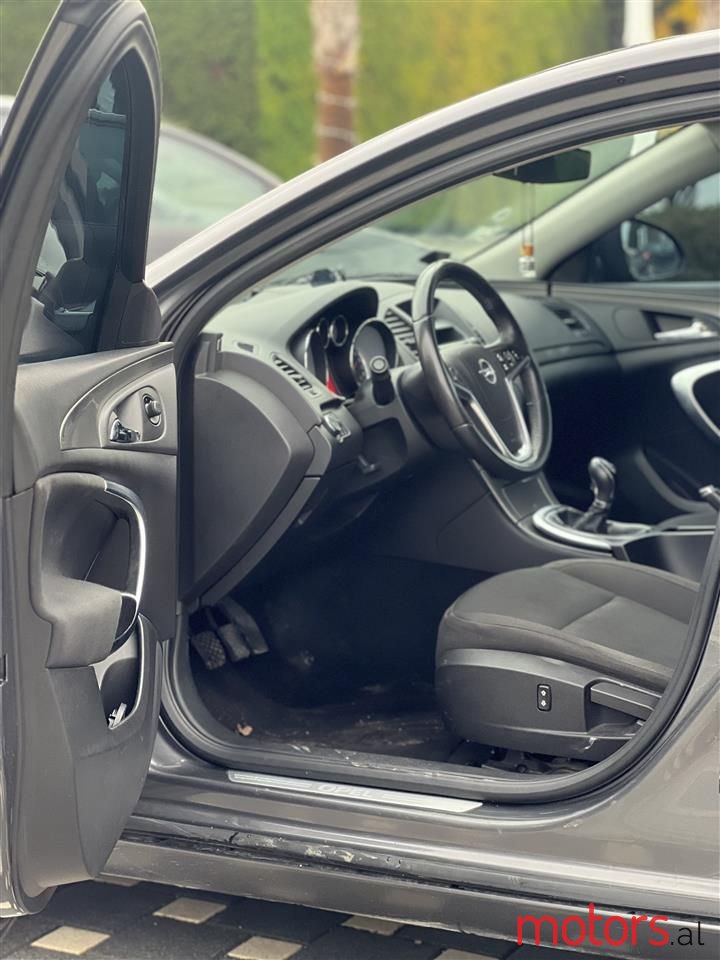 2010' Opel Insignia photo #5