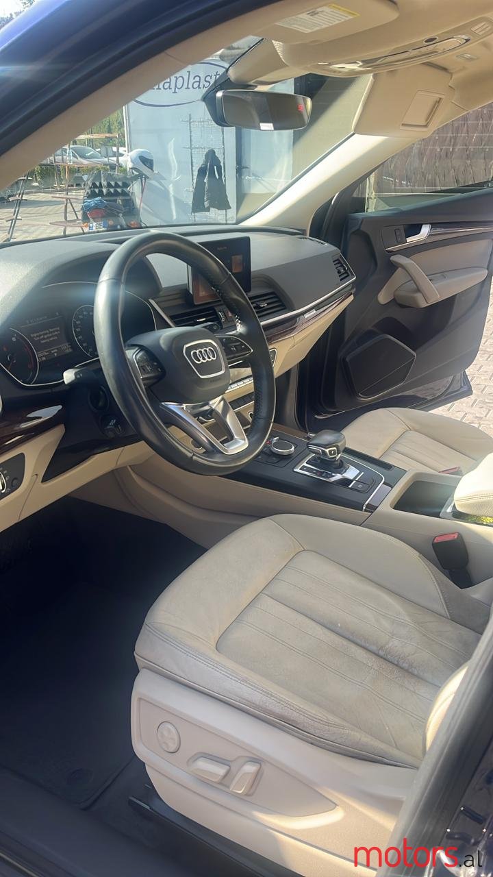 2019' Audi Q5 photo #3