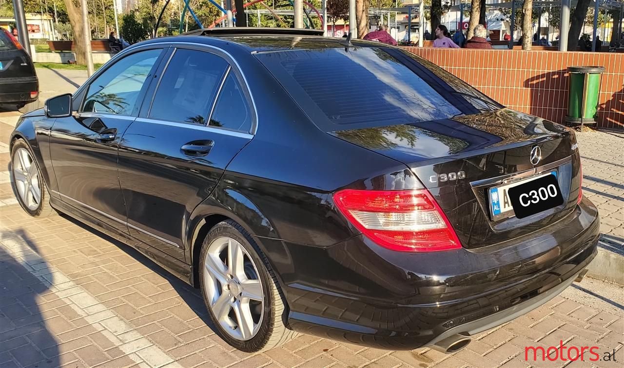 2011' Mercedes-Benz C 300 photo #4