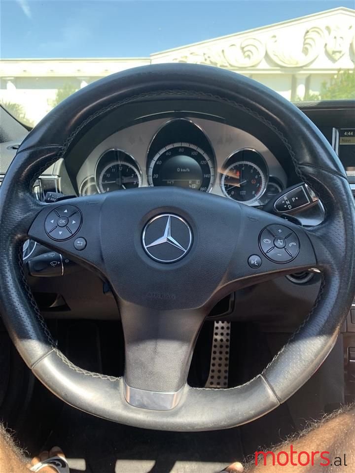 2011' Mercedes-Benz E 55 AMG photo #5