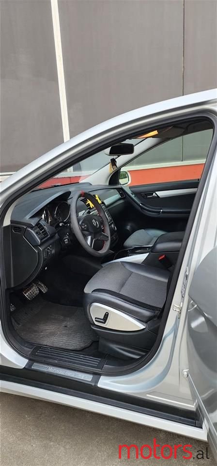 2008' Mercedes-Benz R 280 photo #6