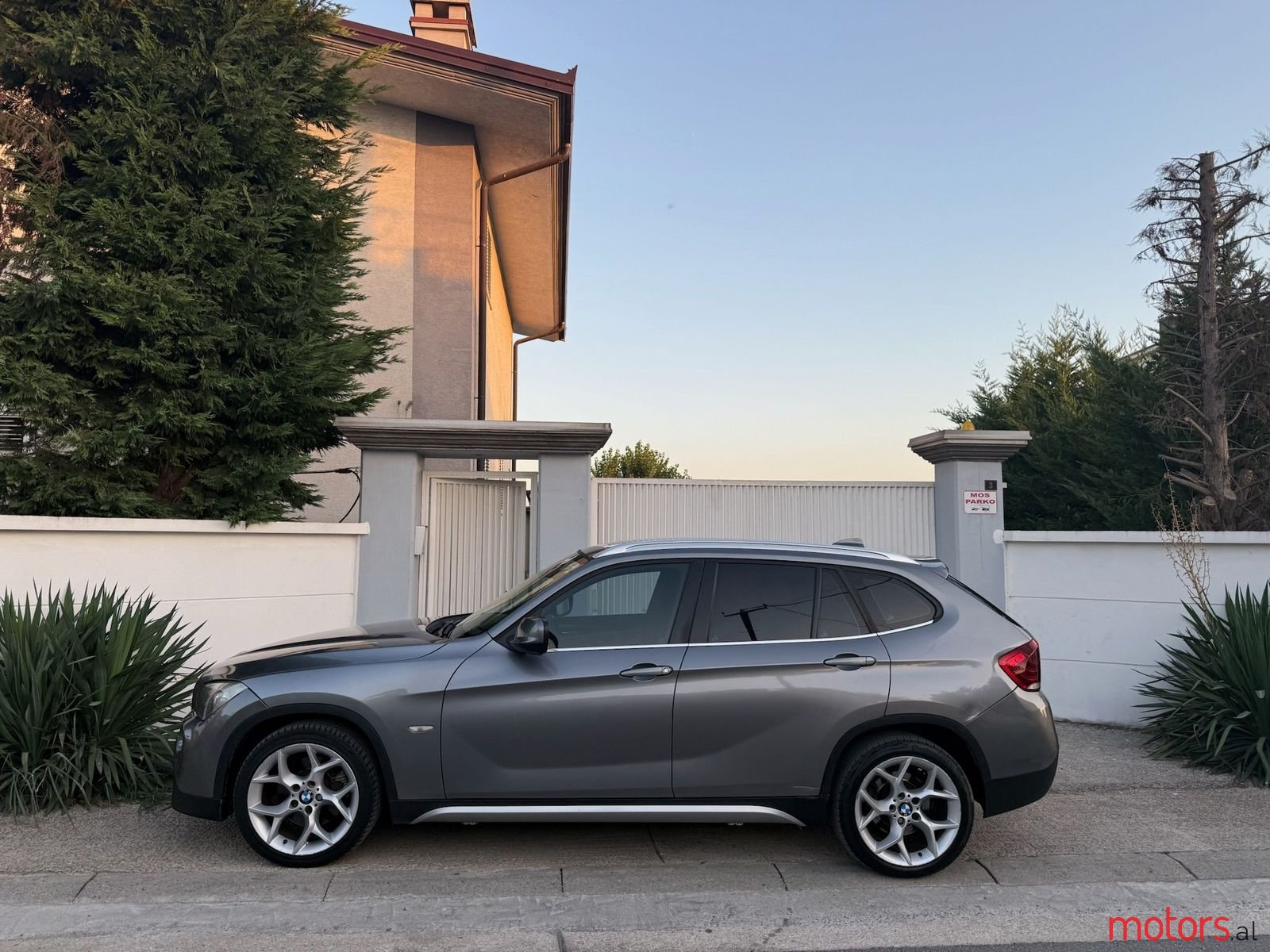 2010' BMW X1 photo #1