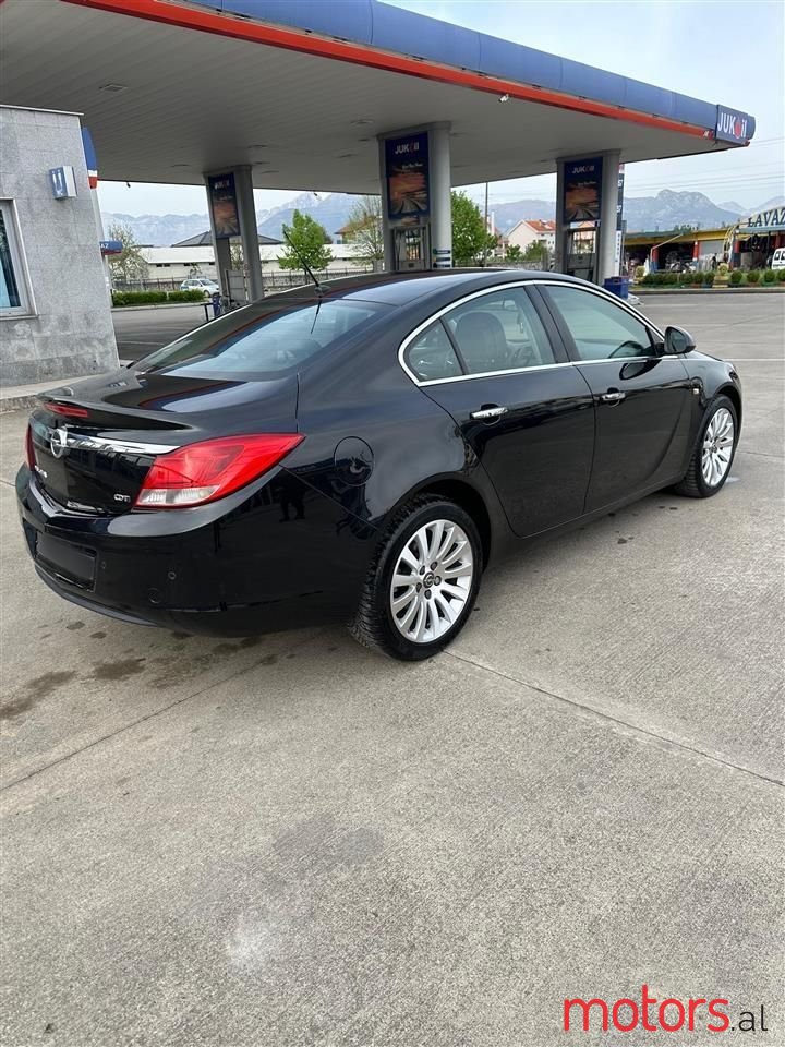 2010' Opel Insignia photo #2