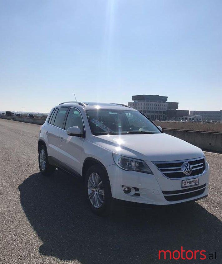 2009' Volkswagen Tiguan photo #1