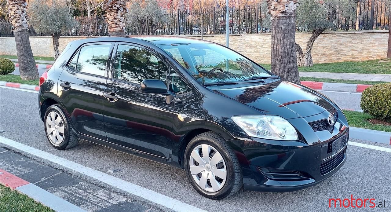 2009' Toyota Auris photo #3