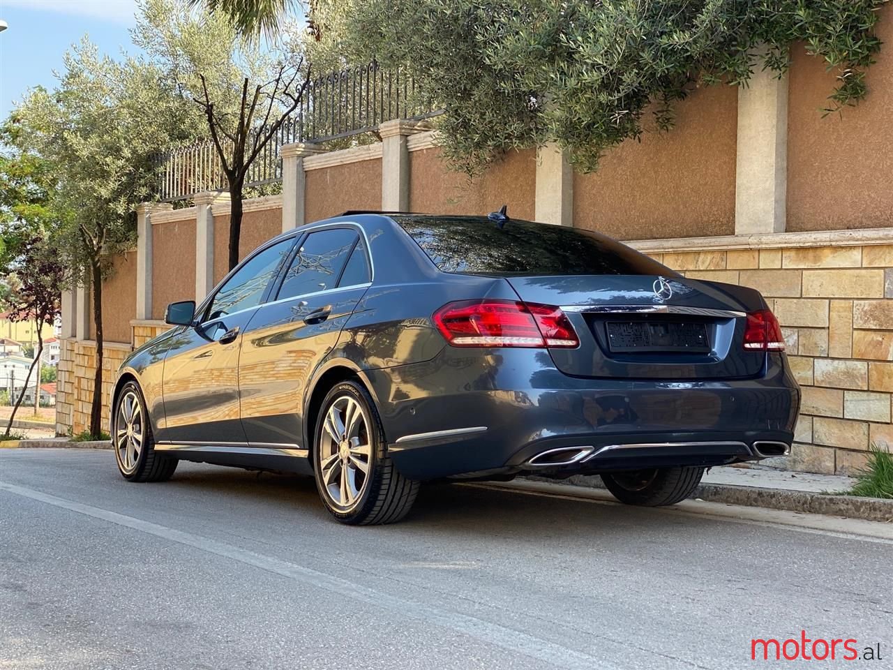 2014' Mercedes-Benz E 220 photo #3