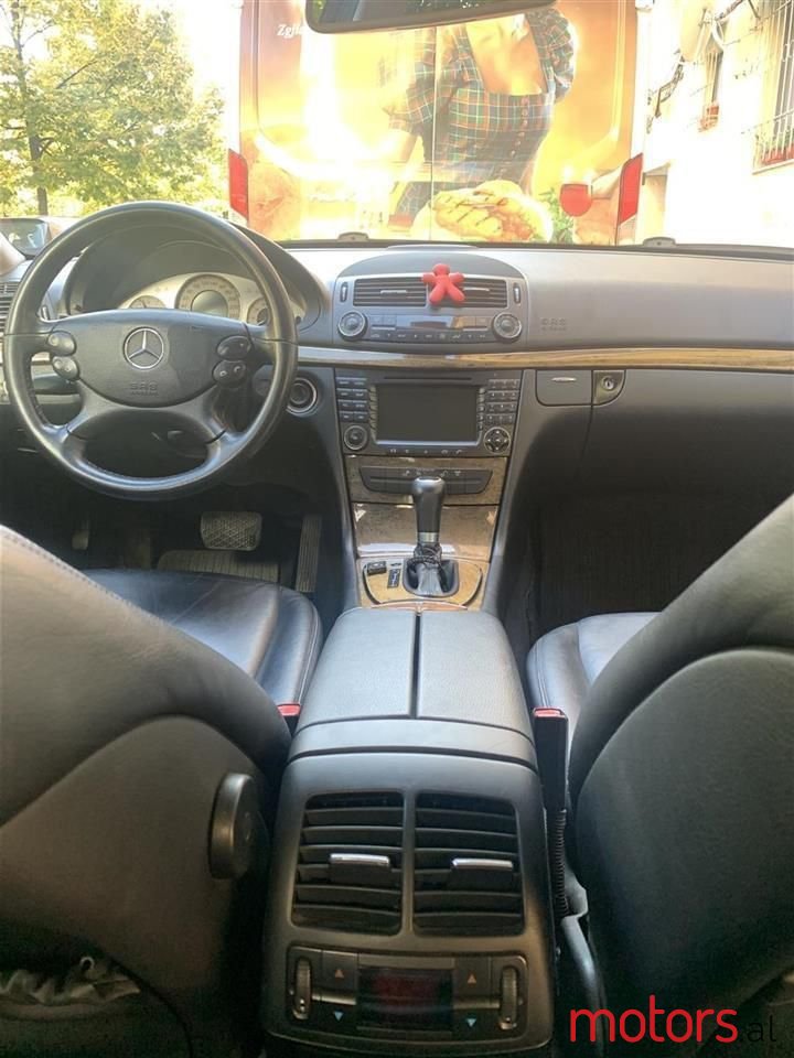 2008' Mercedes-Benz E 280 photo #5