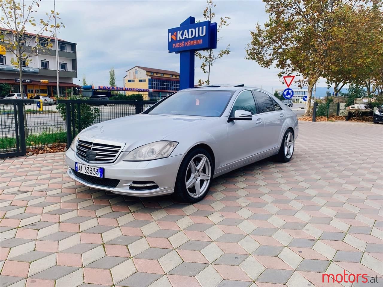 2008' Mercedes-Benz S 320 photo #1