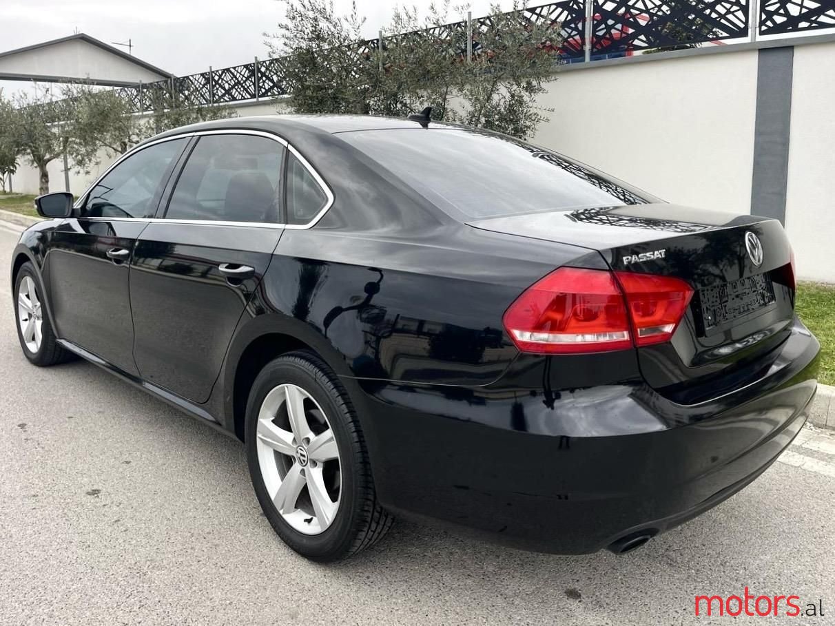 2013' Volkswagen Passat photo #6
