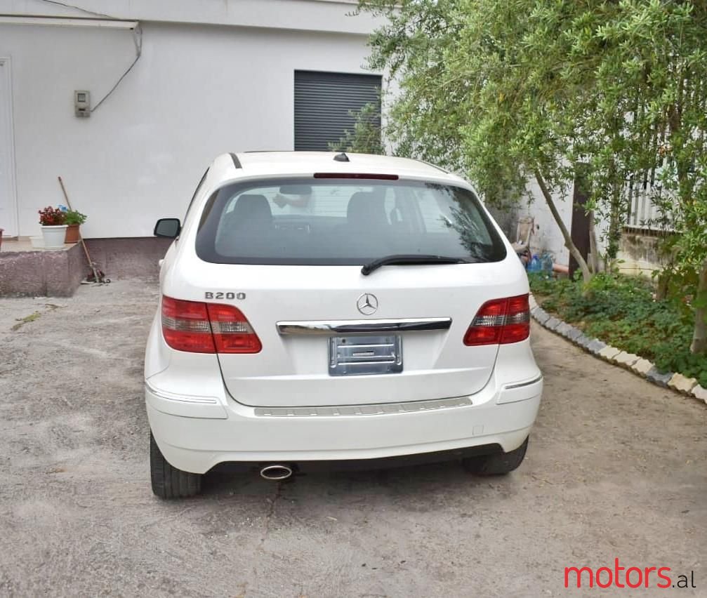 2011' Mercedes-Benz B 200 photo #4