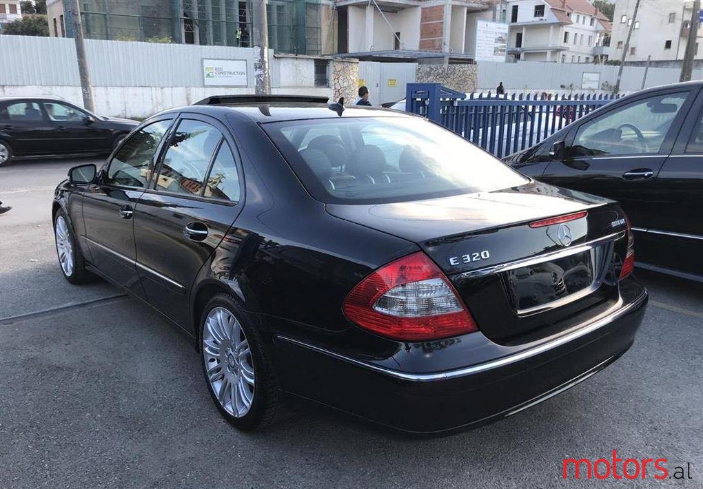 2008' Mercedes-Benz E 320 photo #1