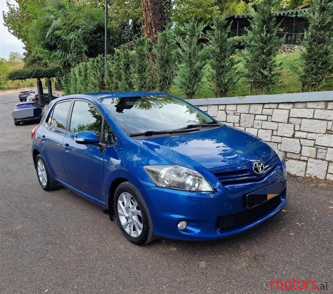 2010' Toyota Auris photo #3