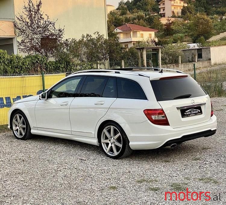 2011' Mercedes-Benz C 220 photo #3