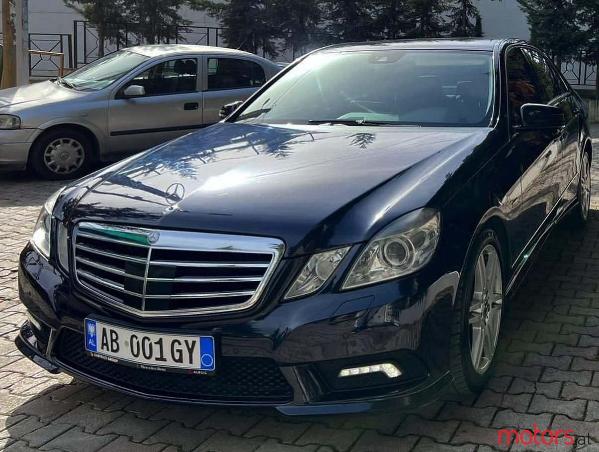 2010' Mercedes-Benz 350 photo #2