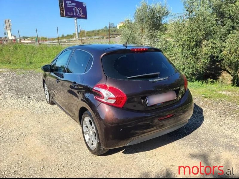 2013' Peugeot 208 photo #2
