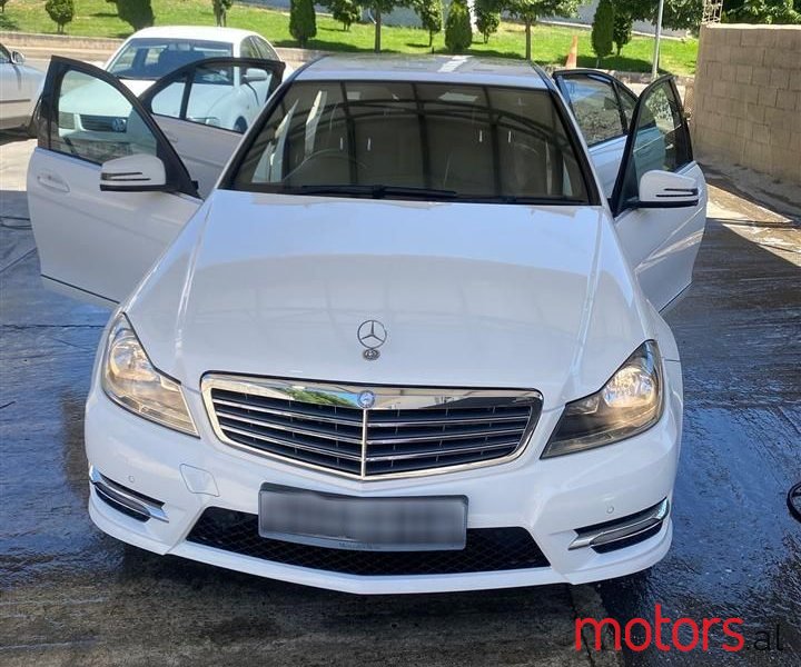2012' Mercedes-Benz C 350 photo #3