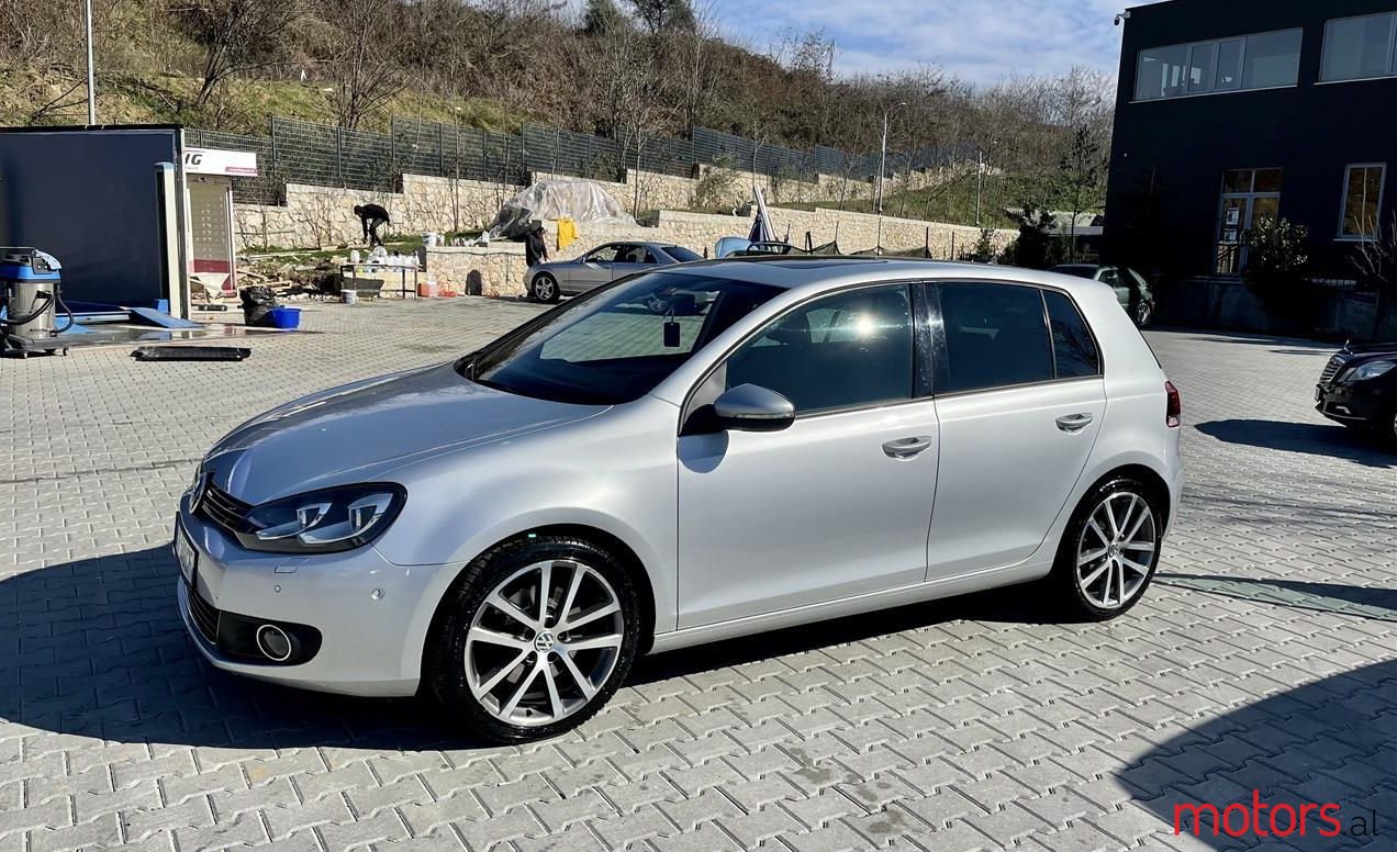 2009' Volkswagen Golf photo #5