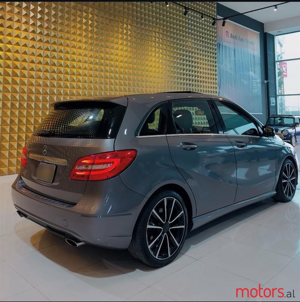 2014' Mercedes-Benz B 250 photo #2