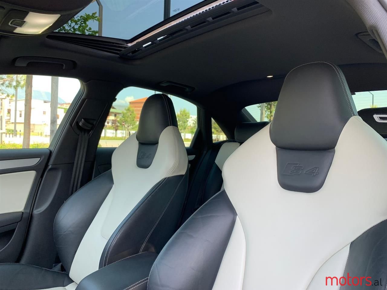 2010' Audi S4 photo #5