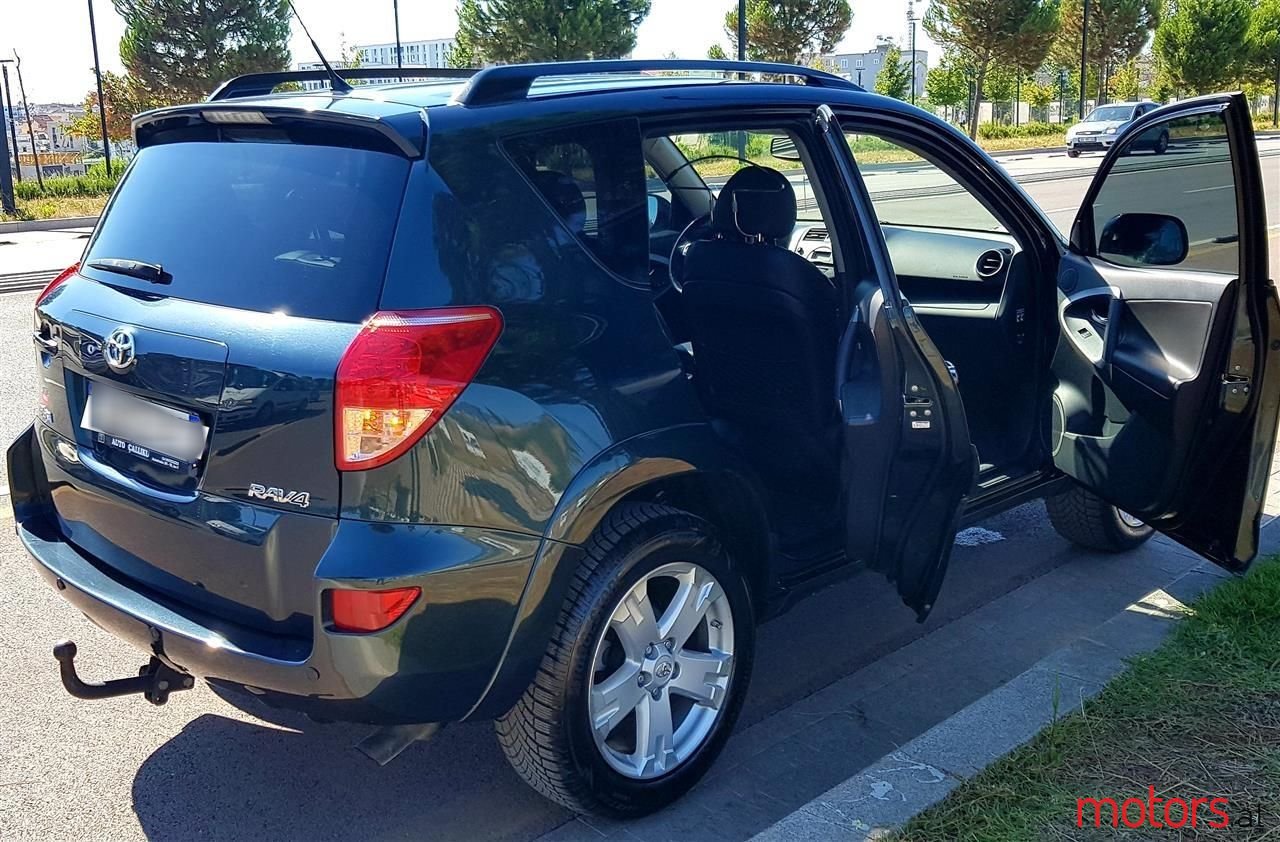 2006' Toyota RAV4 photo #2